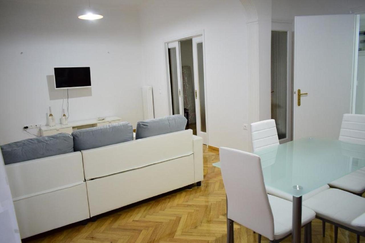 Ferienwohnung Beautiful Renovated Flat In Athen Exterior foto